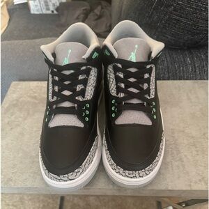 Jordan 3 glow green